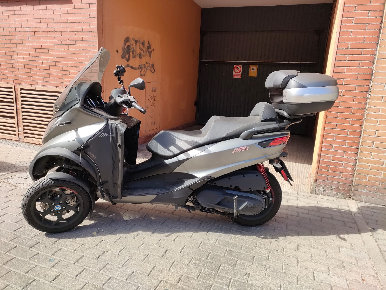 Moto Piaggio mp3 350