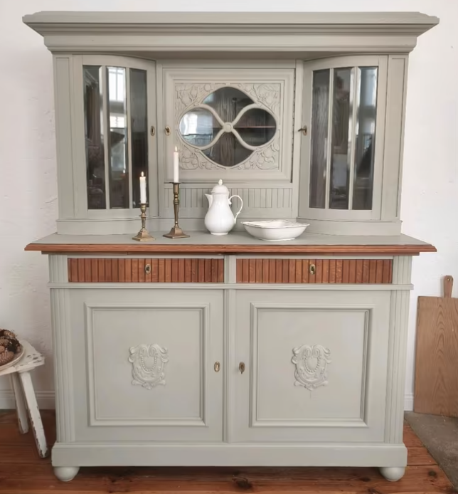 Antiker Buffet Schrank