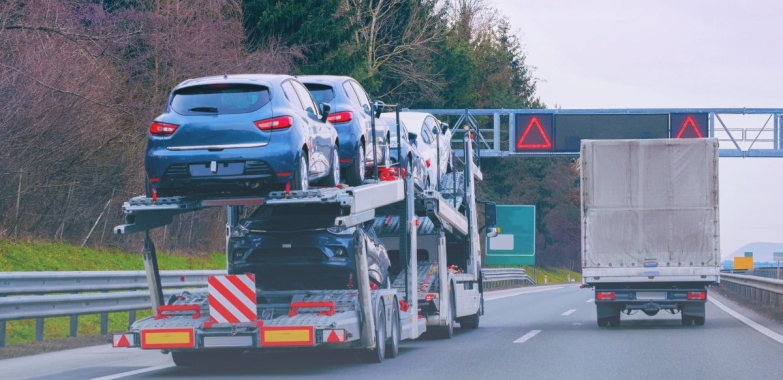 Transport Véhicule par Camion: Choisir le Meilleur Service